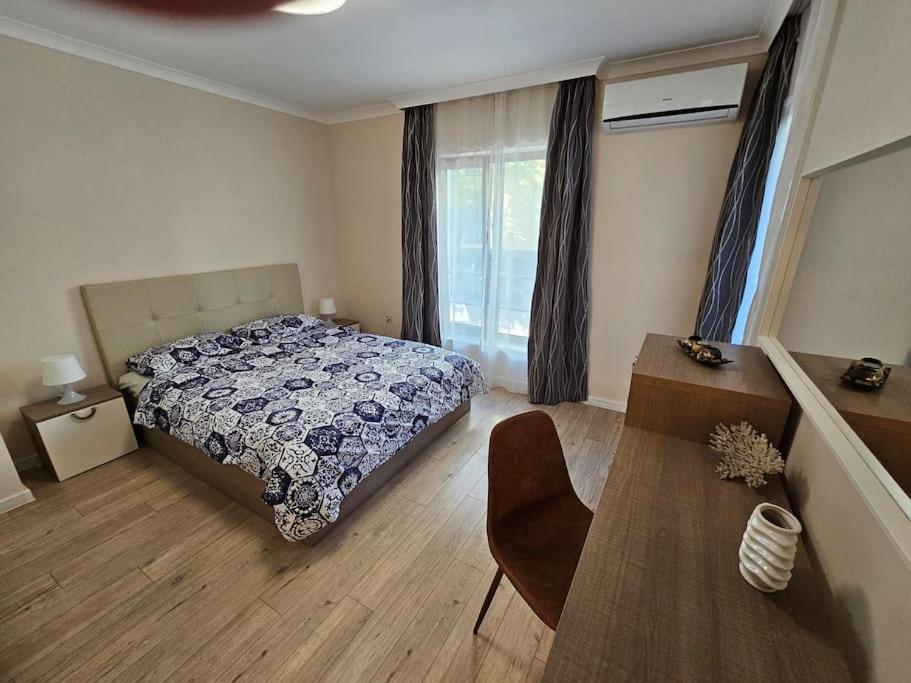 Serenity In The Heart Of Varna With Parking Extérieur photo