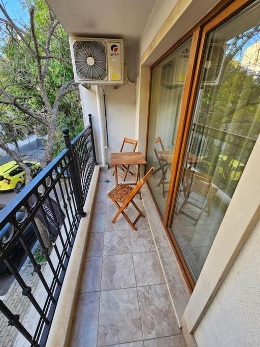 Serenity In The Heart Of Varna With Parking Extérieur photo