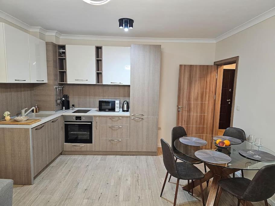Serenity In The Heart Of Varna With Parking Extérieur photo