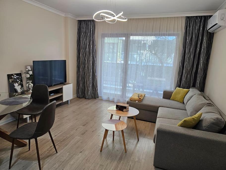 Serenity In The Heart Of Varna With Parking Extérieur photo